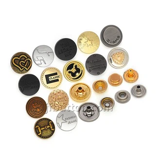 Barevné kovové spojovací prvky