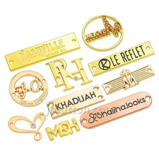 Kovové štítky na oblečení