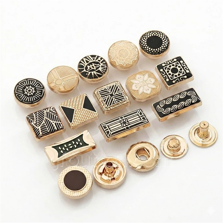 Kovové zaklapávací tlačítko Kandura Thobe