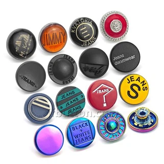 Černá džínové bunda zlaté knoflíky